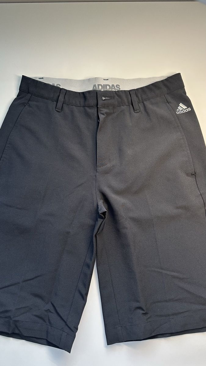 Adidas Pantaloni: Adidas Golf Sommer Shorts Gr. 164 – Usato da Frenkendorf venduto da Maxi2019 2