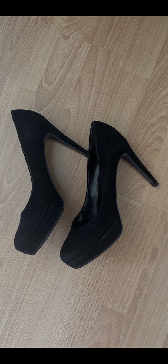 Kennel + Schmenger Scarpe da donna: Kennel & Schmenger  schwarze Wildlederpumps  37 – Usato da Zürich venduto da wil_g8st 2