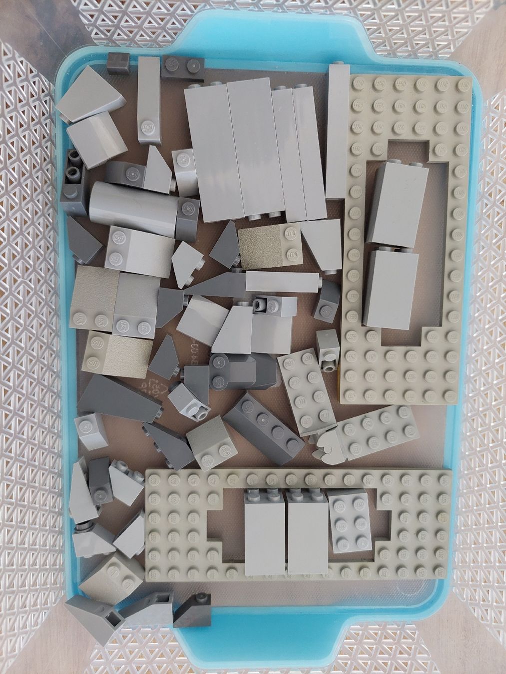 Lego Giocattoli: Lego  Bauteile  grau – Usato da Zetzwil venduto da sti_x9xf