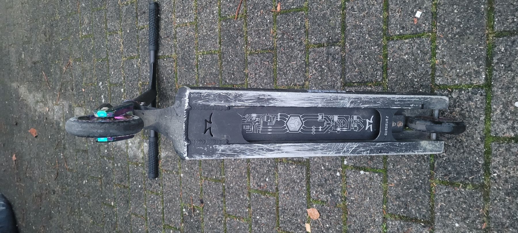 Kickboard: AO Quadrum 2 schwarz/Neochrome – Usato da Huttwil venduto da der.egli_ 2