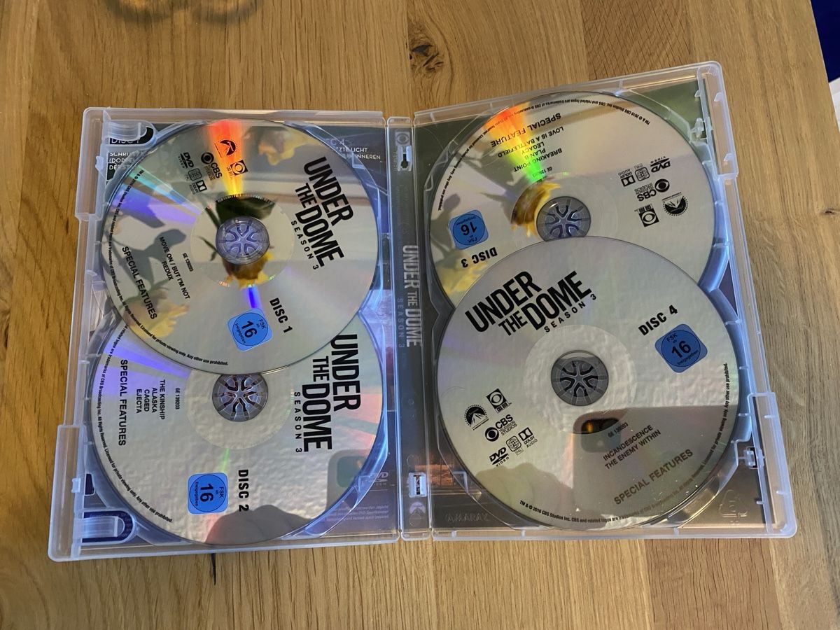 Tutti i DVDs: Under the Dome, Staffel 3 – Nuovo (secondo la descrizione) da Hünibach venduto da nadalila 2