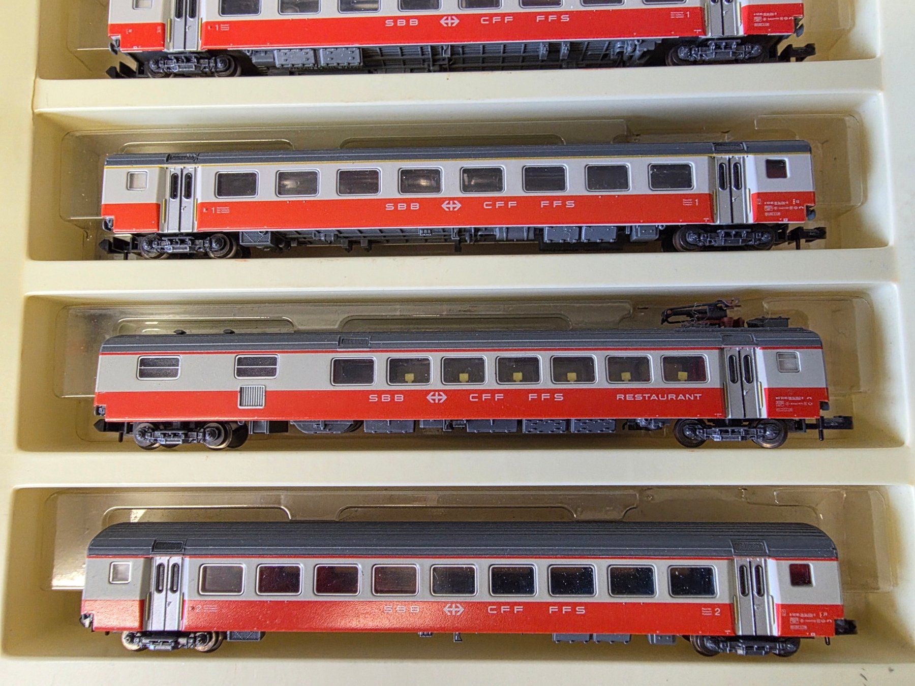 Trix Modelleisenbahnen: 7-teiliges SBB Swiss Express Set – Gebraucht aus Seuzach von Loeckeli01 3