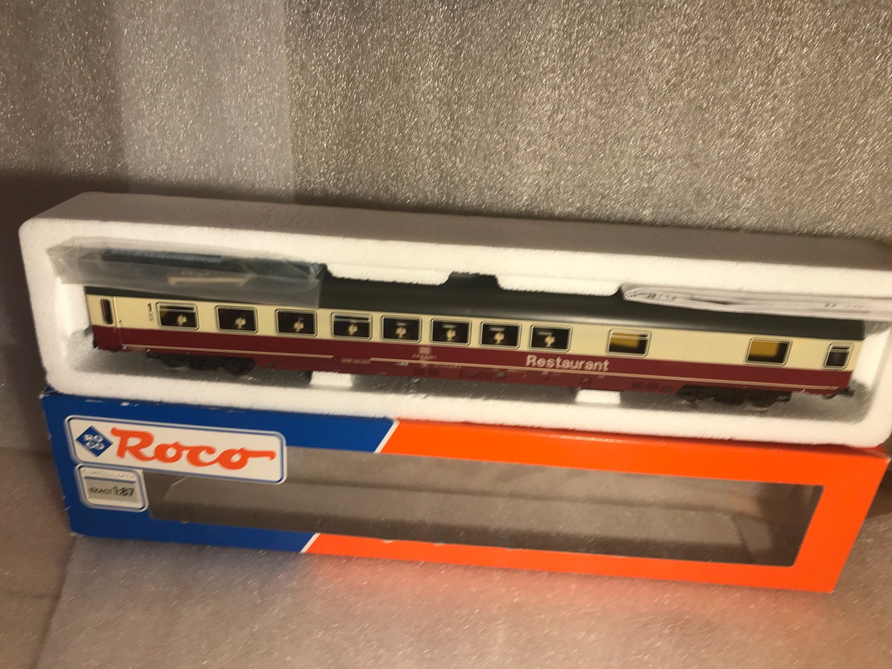 Roco Modellini di ferrovie: Roco DB Speisewagen mit Zubehör – Nuovo e nell'imballaggio originale da Bad Ragaz venduto da alfonskarrer