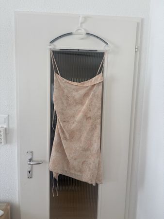 Kleid Bershka Grösse L leicht gemustert guter Zustand