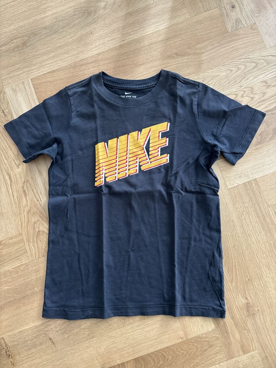 Nike Camicie, T-shirt & Polo: Nike-T-Shirt, Grösse 134 – Usato da Wohlen AG venduto da Michi761
