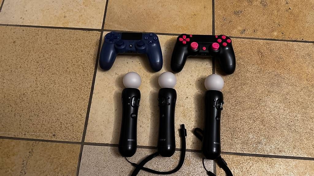 Sony Console: PS4 Pro MEGA BUNDLE 5TB Speicher, VR, Headset usw. – Usato da Hochdorf venduto da mba_8fyf 4
