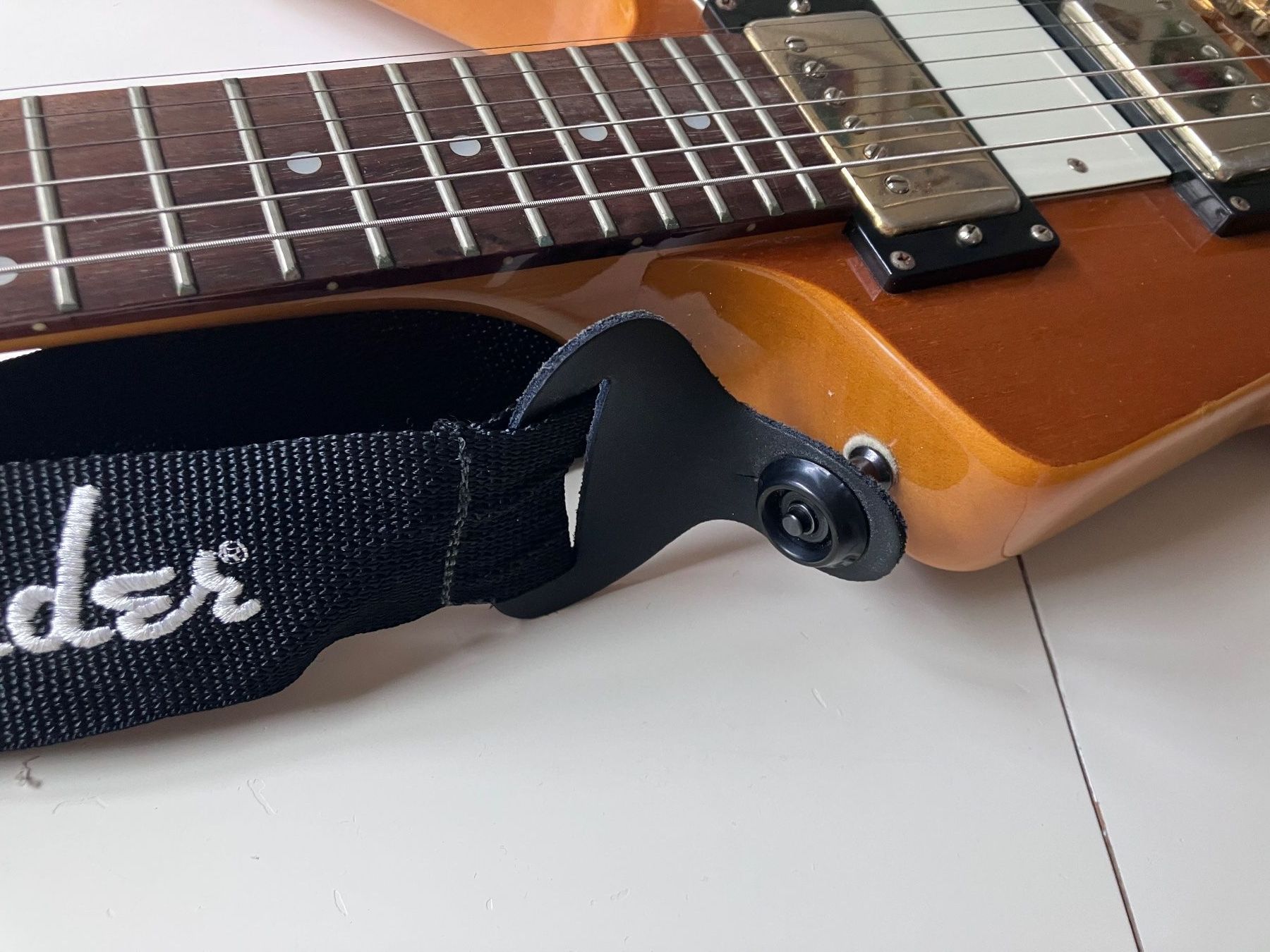 Epiphone Musikinstrumente: Epiphone '58 Explorer (Korea) inkl. Koffer & Security Locks – Gebraucht aus Luzern von Madvibe 4