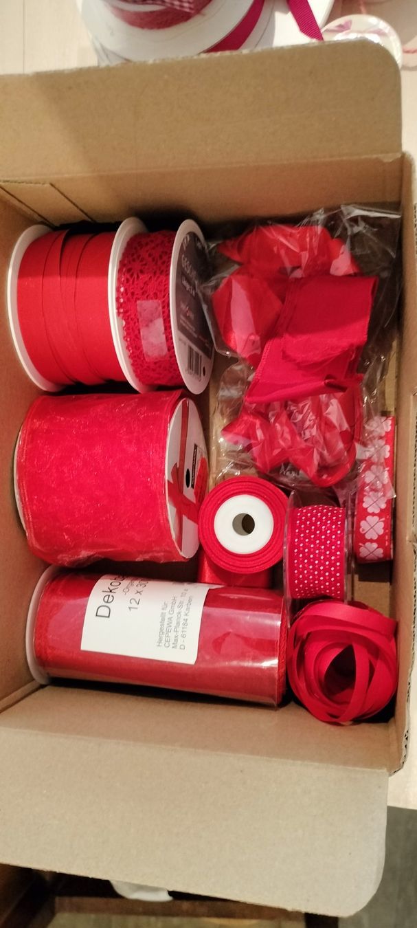 Bastelsets: Geschenkbänder, Dekobänder rot Basteln – Gebraucht aus Gansingen von Lisa-Jane 1