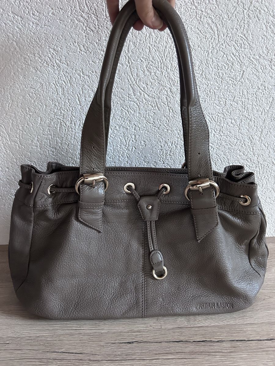 Arthur & Aston Borse da donna: Sac Arthur & Aston – Usato da Cornaux NE venduto da Zabou22