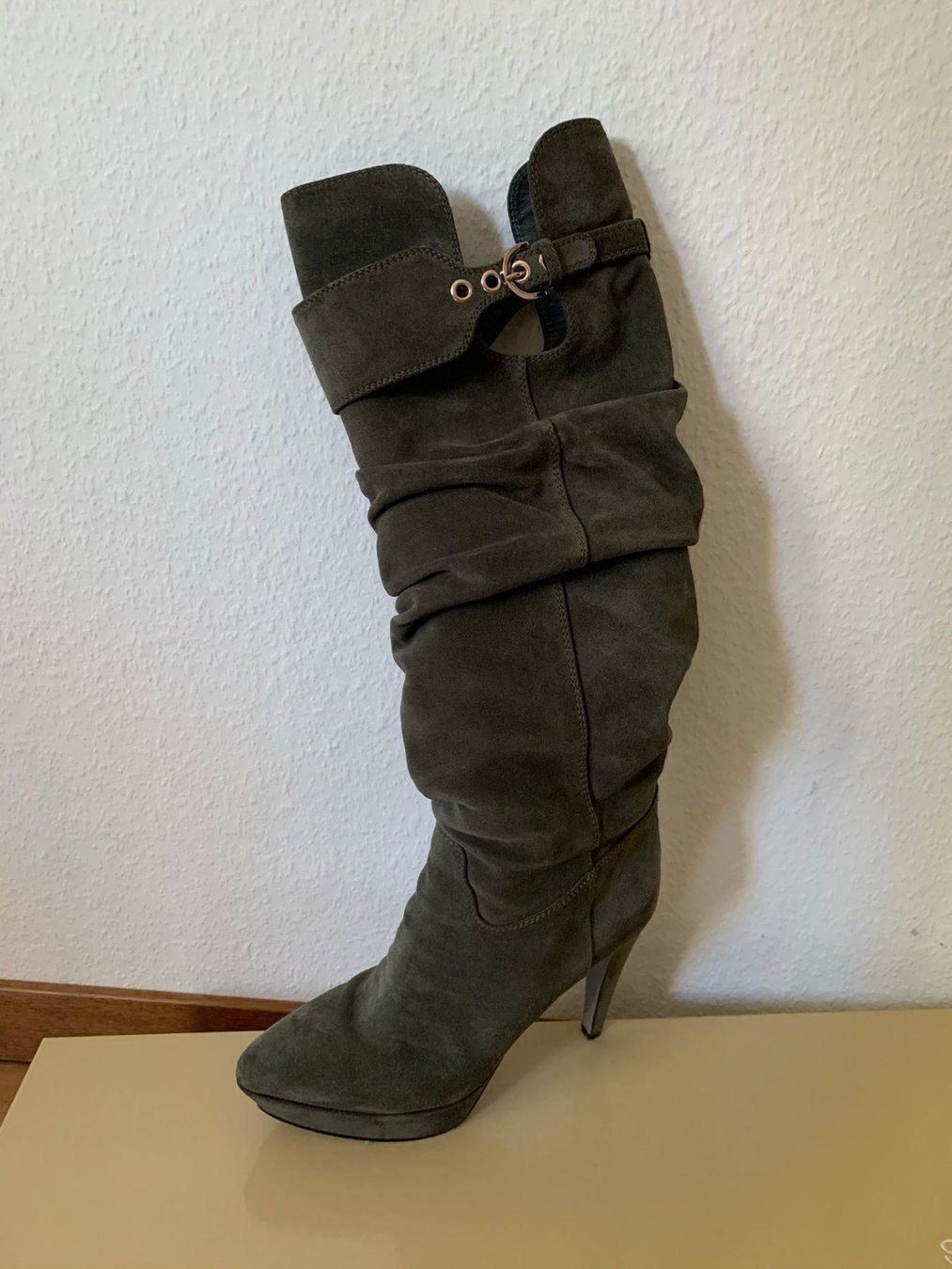 Sergio Rossi Scarpe da donna: SERGIO ROSSI Wildleder Stiefel NP 1100.- – Usato da Zürich venduto da Diazaio 2