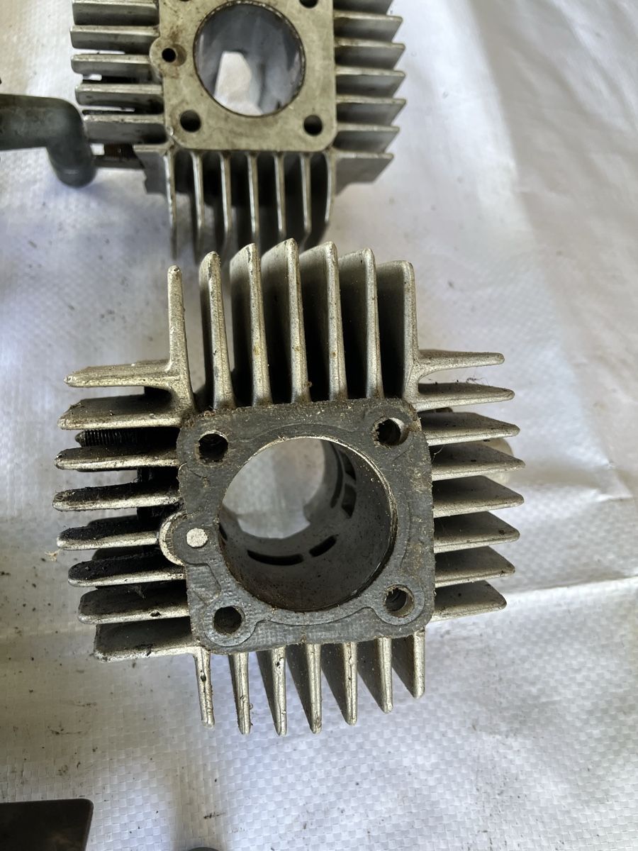 Autres fournitures industrielles: Zylinder und Kolben Mofa Töffli – Défectueux à Sempach par Brun1979 4