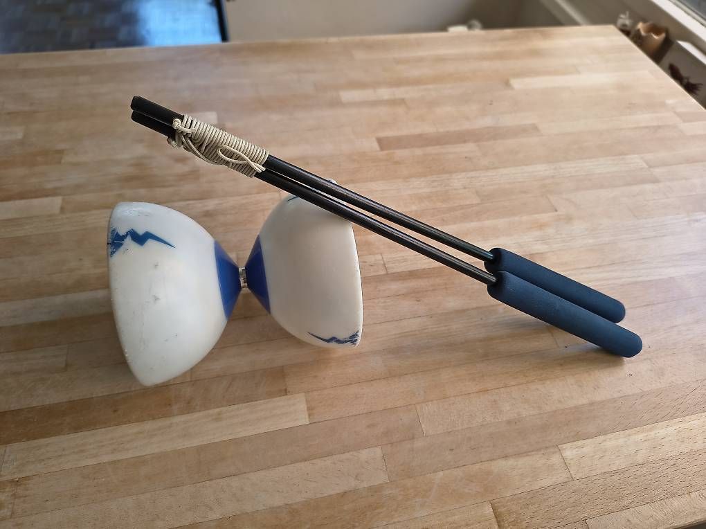 Giocattoli: Diabolo lumineux – Usato da Bernex venduto da Marc766