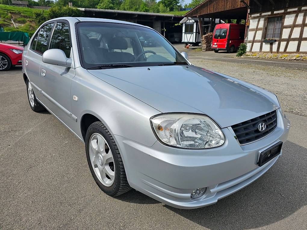 Autos: HYUNDAI  Accent 1.6 – Gebraucht aus Kreuzlingen von mah_q9bn 2