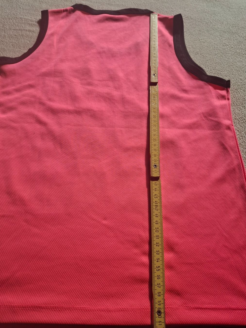 T-shirt: T-shirt - liquette rose taille S marque Nirvana – Usato da Villiers venduto da san_jn5w 5