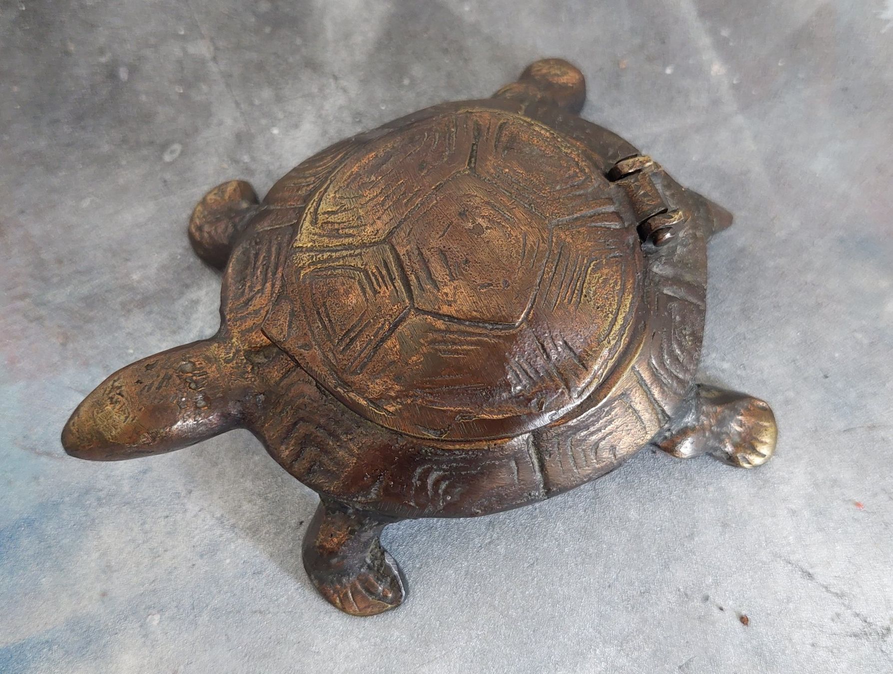 Aschenbecher: Aschenbecher in Schildkrötenform aus Bronce – Gebraucht aus Subingen von K7passt_immer 1