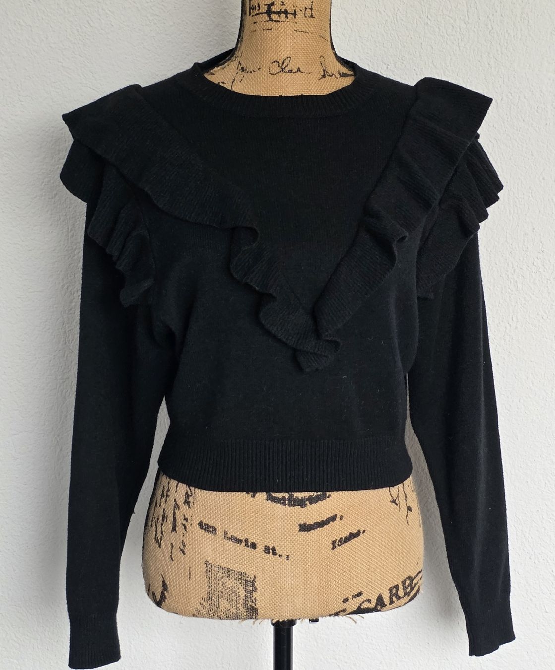 Maglioni & Felpe: Pullover mit Rüschen, Grösse S/M ,Neu! – Nuovo (secondo la descrizione) da Rheinsulz venduto da Gilea 1