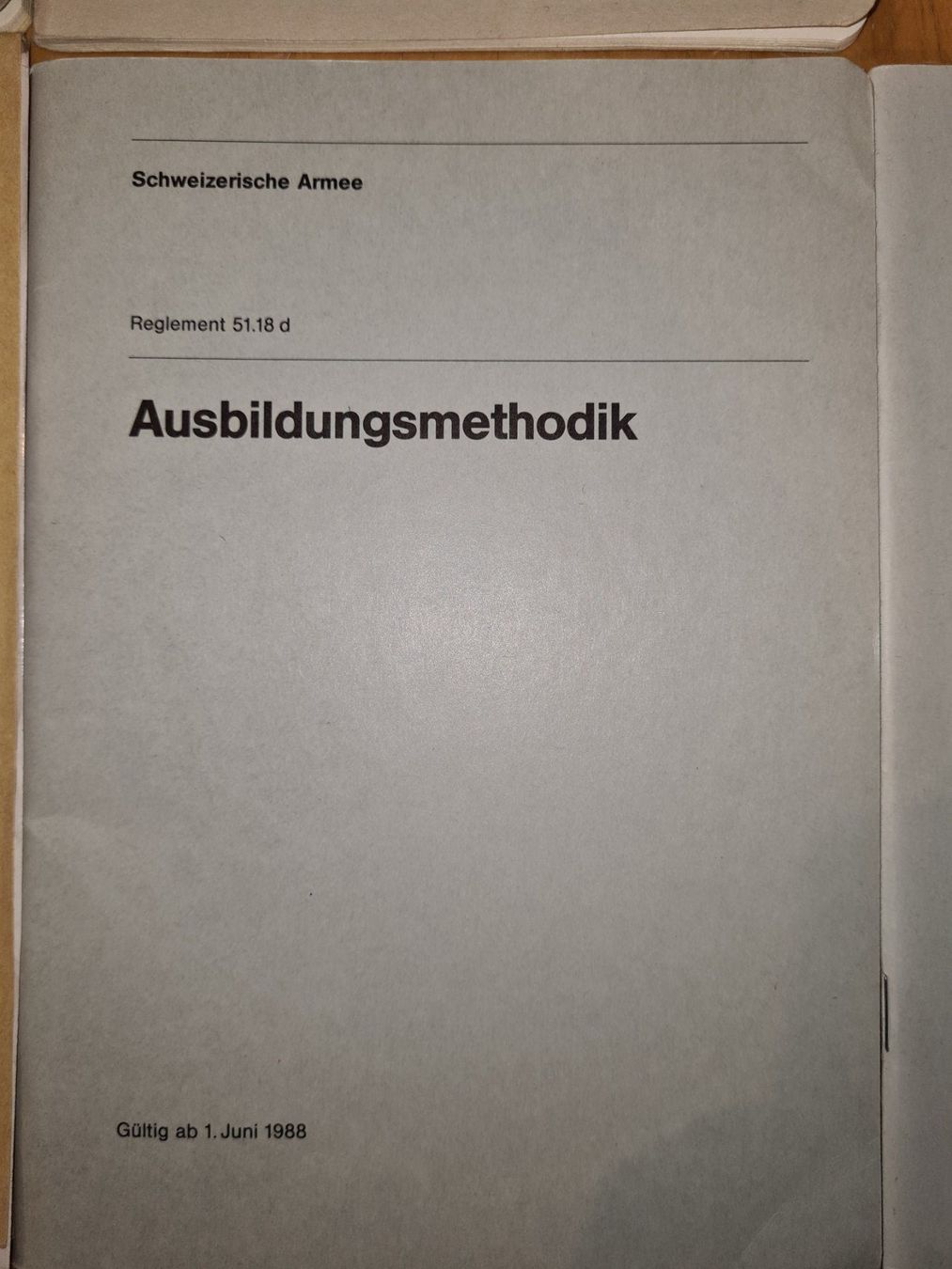 Libri: Schweizer Armee > Verschiedene Reglemente / Büchli im Set. – Usato da Obermumpf venduto da oiskypoisky 5