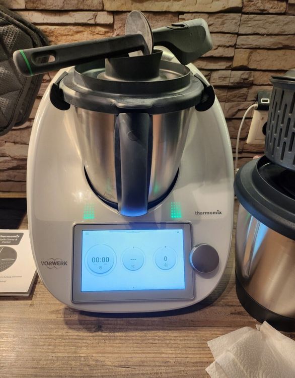 Robot Thermomix Vorwerk Tm6 neuf avec garantie jusqu'au 07/22