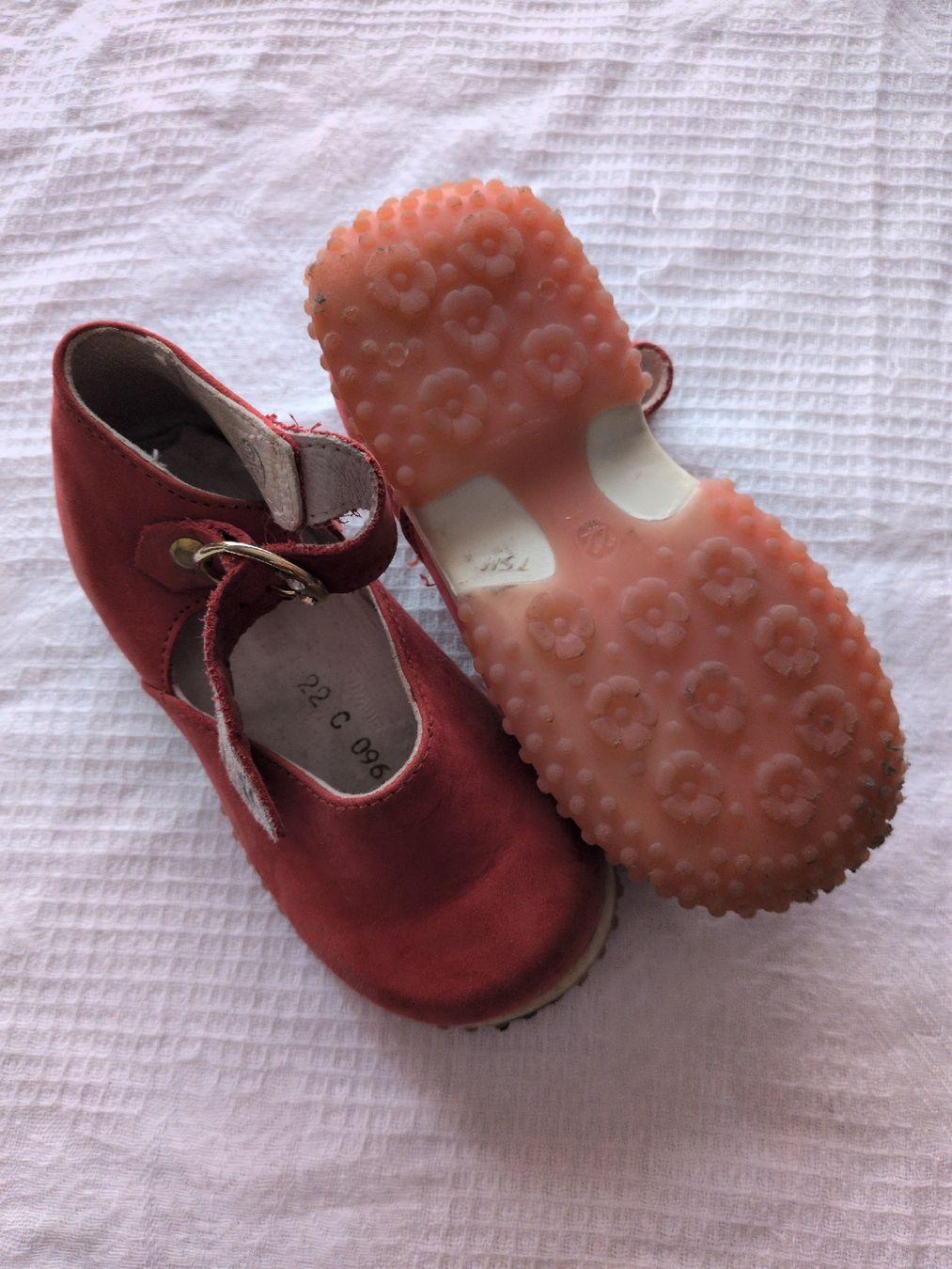 Scarpe per ragazze: Mädchen schuhe 22 – Usato da Mädris-Vermol venduto da Lady365