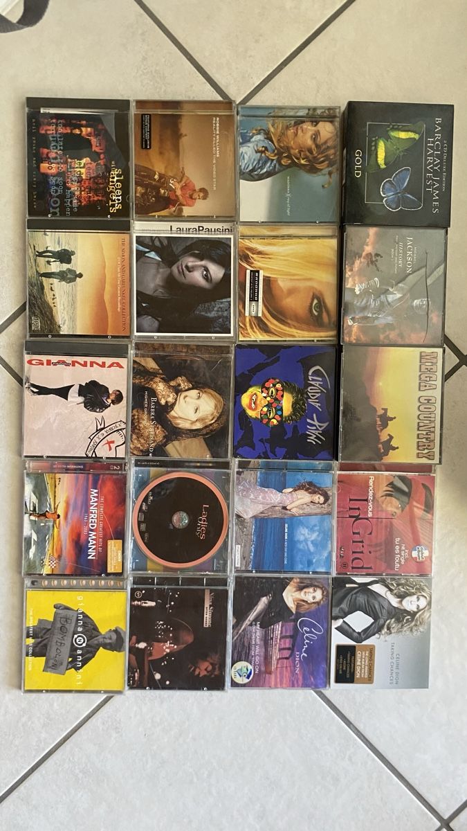 CD: CD Sammlung - Michael Jackson, Madonna, Neil Young… – Usato da Inden venduto da Delocepe