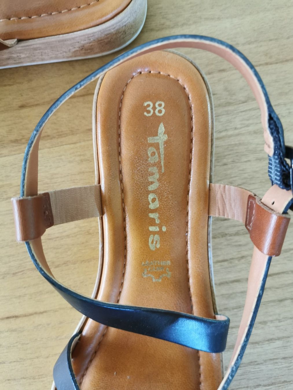 Tamaris Scarpe da donna: Sandales élégantes TAMARIS – Usato da Corpataux venduto da cerise2306 2