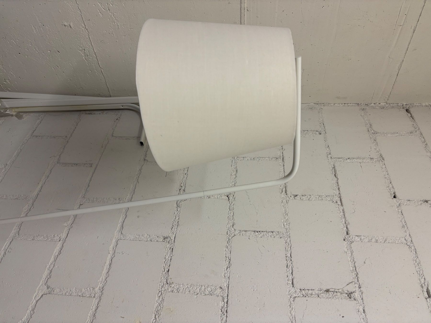 Ikea Lampade: Stehlampe in weiss von Ikea – Usato da Aarau venduto da reb_n9wz