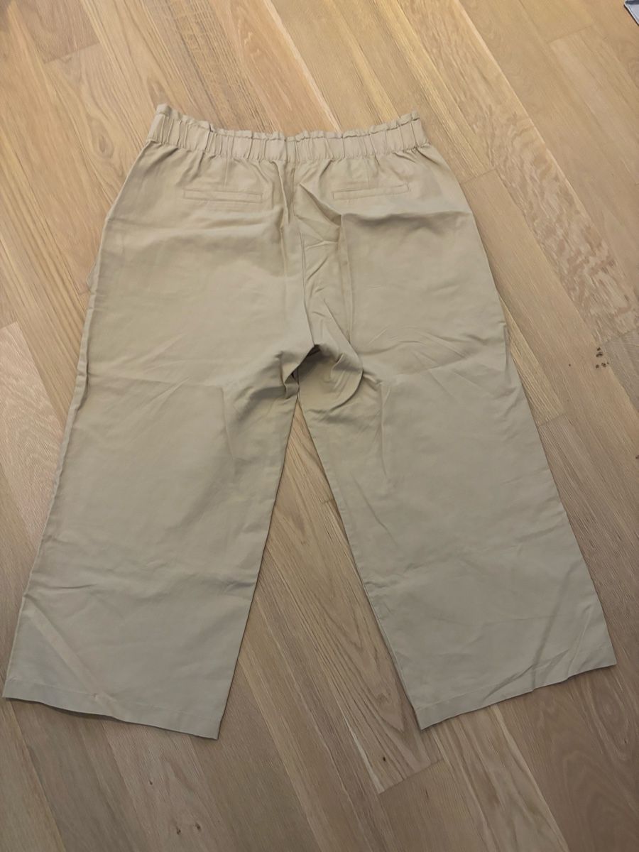 Esprit Pantaloni: Coulotte Gr. 44 beige Esprit – Usato da Gwatt (Thun) venduto da Bioethanol01 3