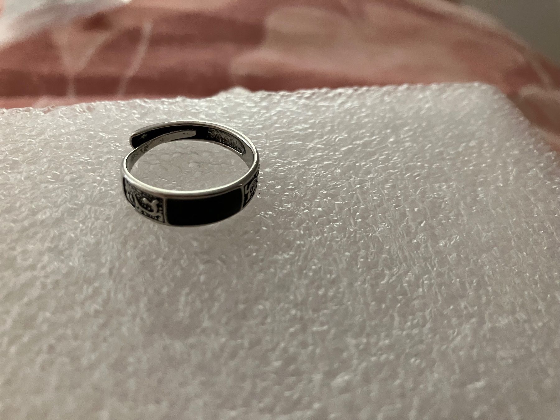 Anelli: Ring mit schwarzer Schmuckplatte und silberf. Einfassung – Nuovo (secondo la descrizione) da Affoltern am Albis venduto da Dlotti 3