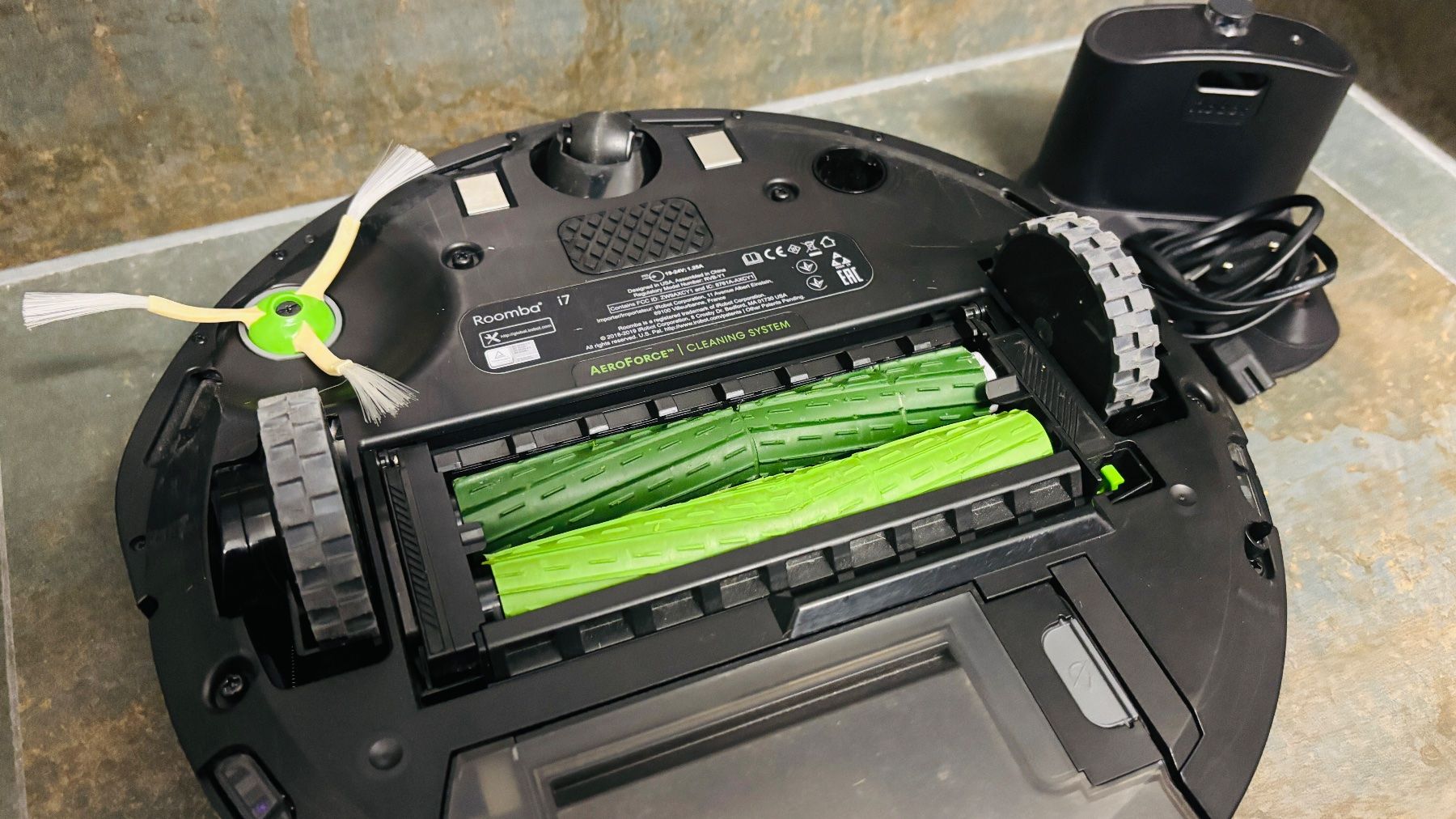 Irobot Aspirapolveri & Accessori: iRobot Roomba i7 Series | Inkl. Ladestation, Stromkabel – Usato da Lengnau BE venduto da 4ConsultingSolutions 6