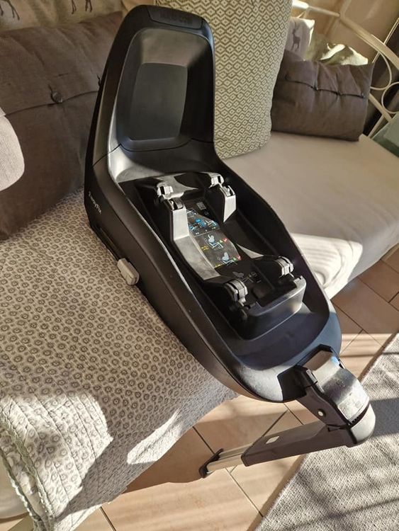 Maxi-Cosi Sièges auto: maxi cosi pebble mit isofix – D'occasion à Gams par chi_yvg5 2
