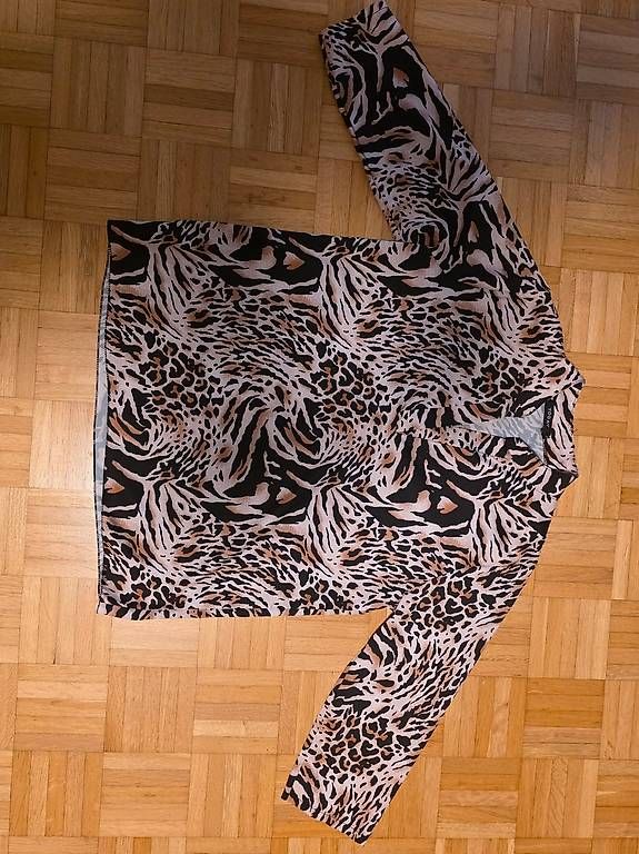 Chemisiers: TODAY Blouse, Size L – D'occasion à Wallisellen par dar_b2m2