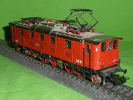 Märklin 3366 BR 152, E52, bayerische EP5 rot umgemalt "VZ"