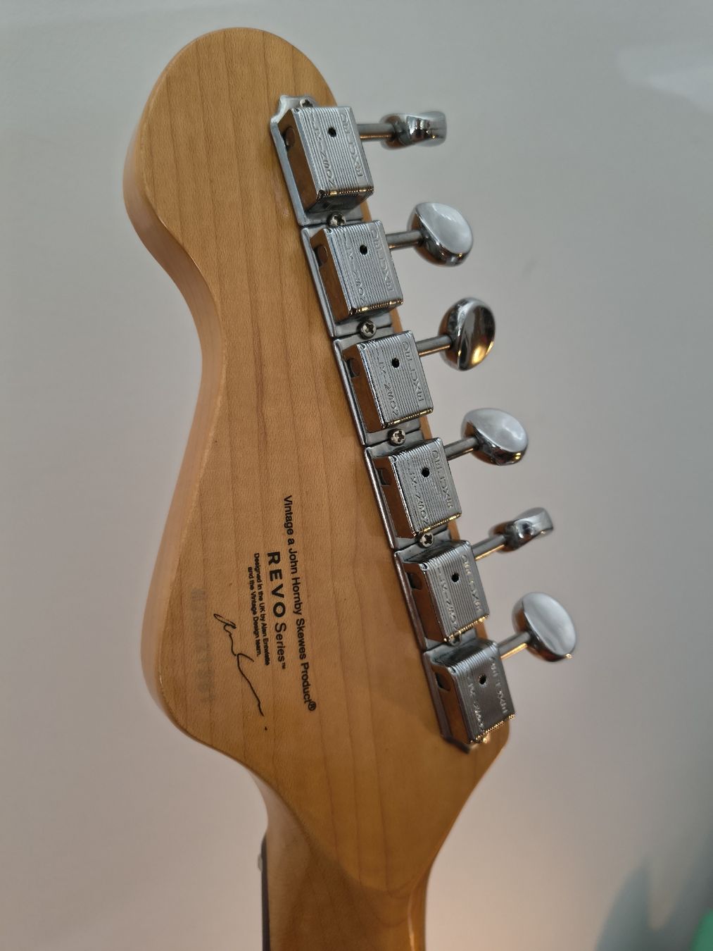 Vintage Strumenti musicali: Vintage Revo "Mustang" – Usato da Biel/Bienne venduto da Djai 5