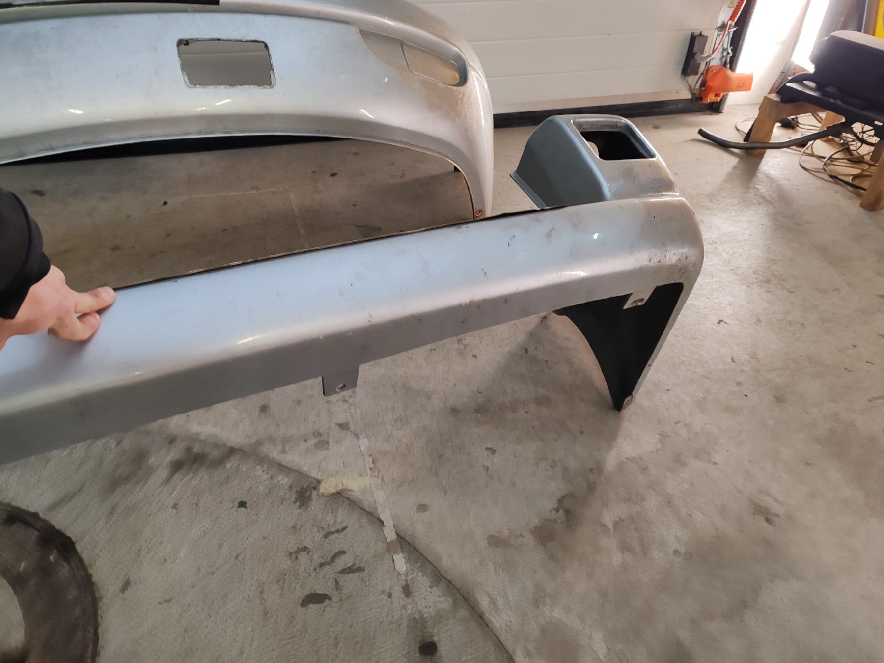 Alle Autoersatzteile: Stossstange T4 hinten reflexsilber – Gebraucht aus Ennenda von ale_xts5 3