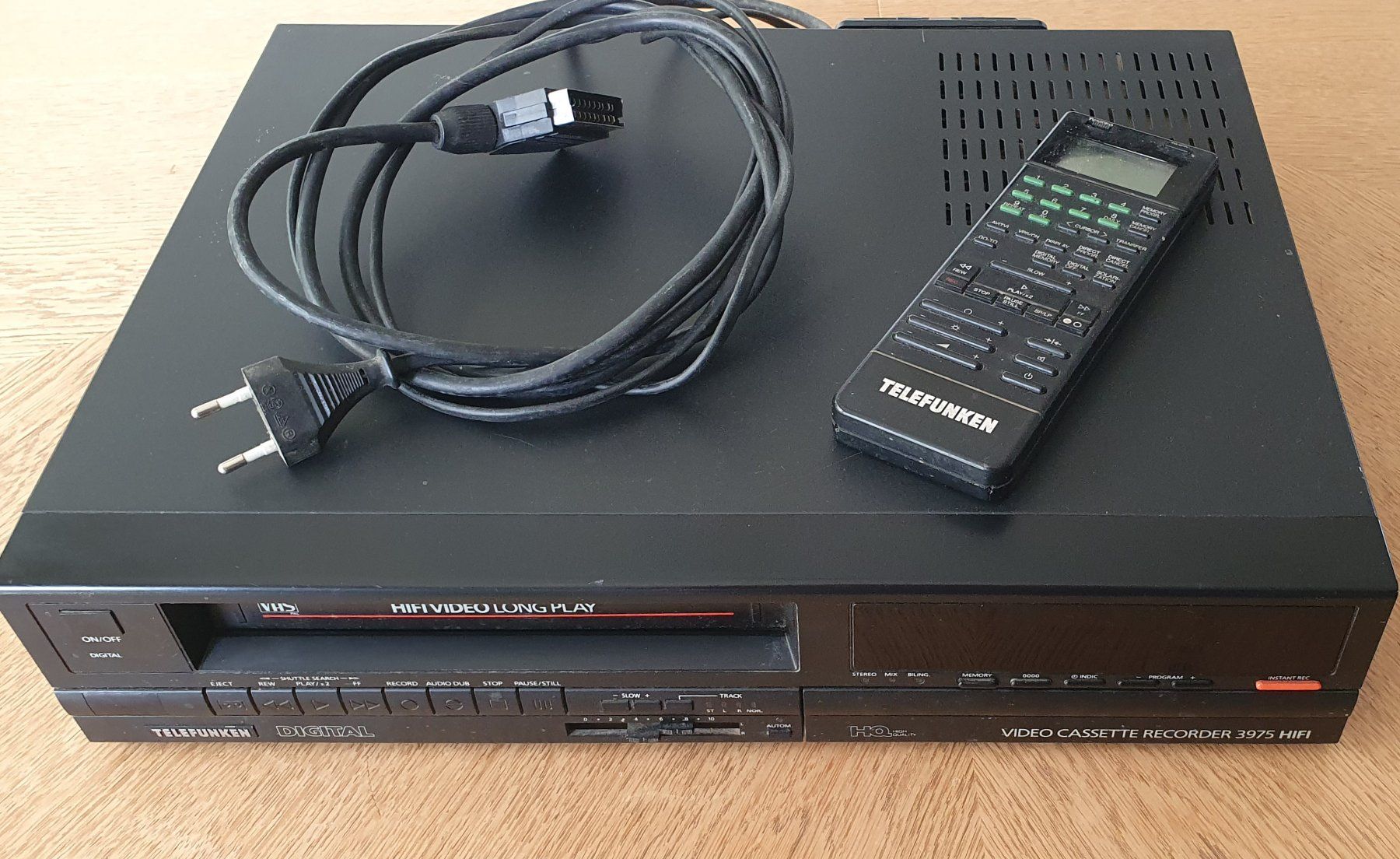 Telefunken Registratori: Telefunken Video Cassette Recorder 3975 HIFI – Usato da Zürich venduto da Vesco01