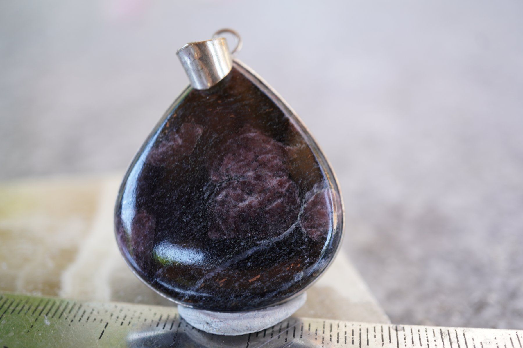 Ciondoli: Granat in Matrix        Anhänger  Räumung – Nuovo e nell'imballaggio originale da Eschenbach SG venduto da topstone 4