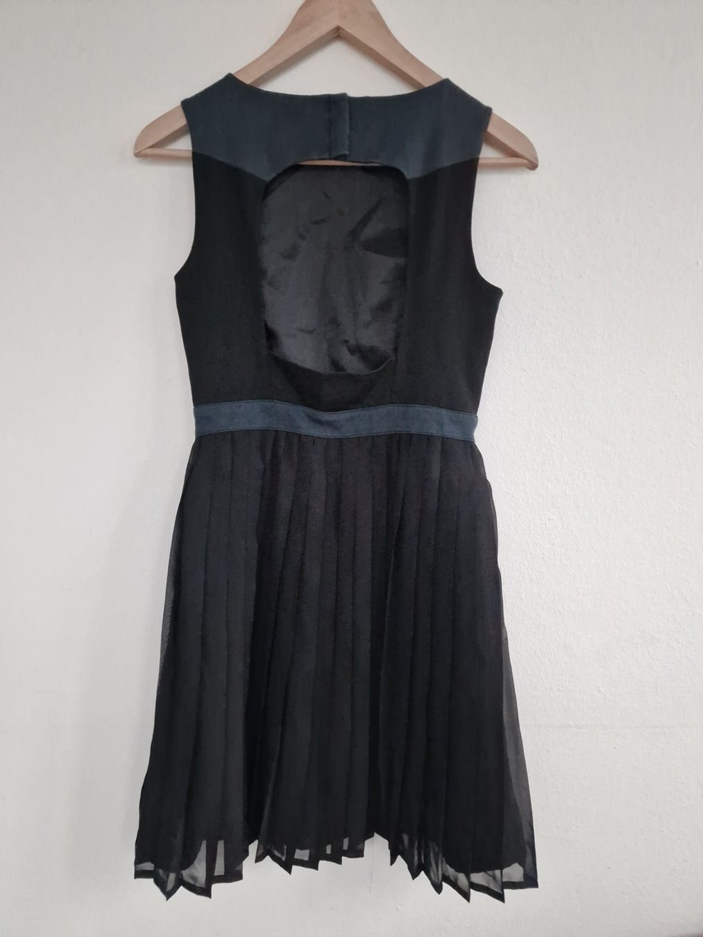 H&M Vestiti: Damen Kleid H&M Gr. 36 S Schwarz – Usato da Hallau venduto da CHACLA 4
