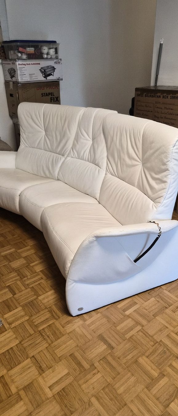Divani: Weisses verstellbares Ledersofa – Usato da Kloten venduto da cynz70 3