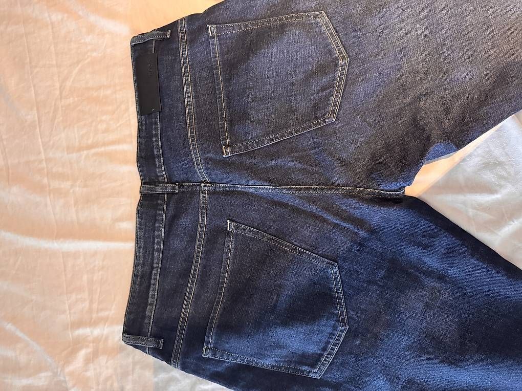 Jeans: Blaue Jeans Boss – Usato da Regensdorf venduto da Jazmyn307 2