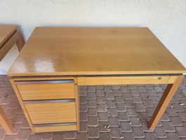 Schreibtisch / Holzpult