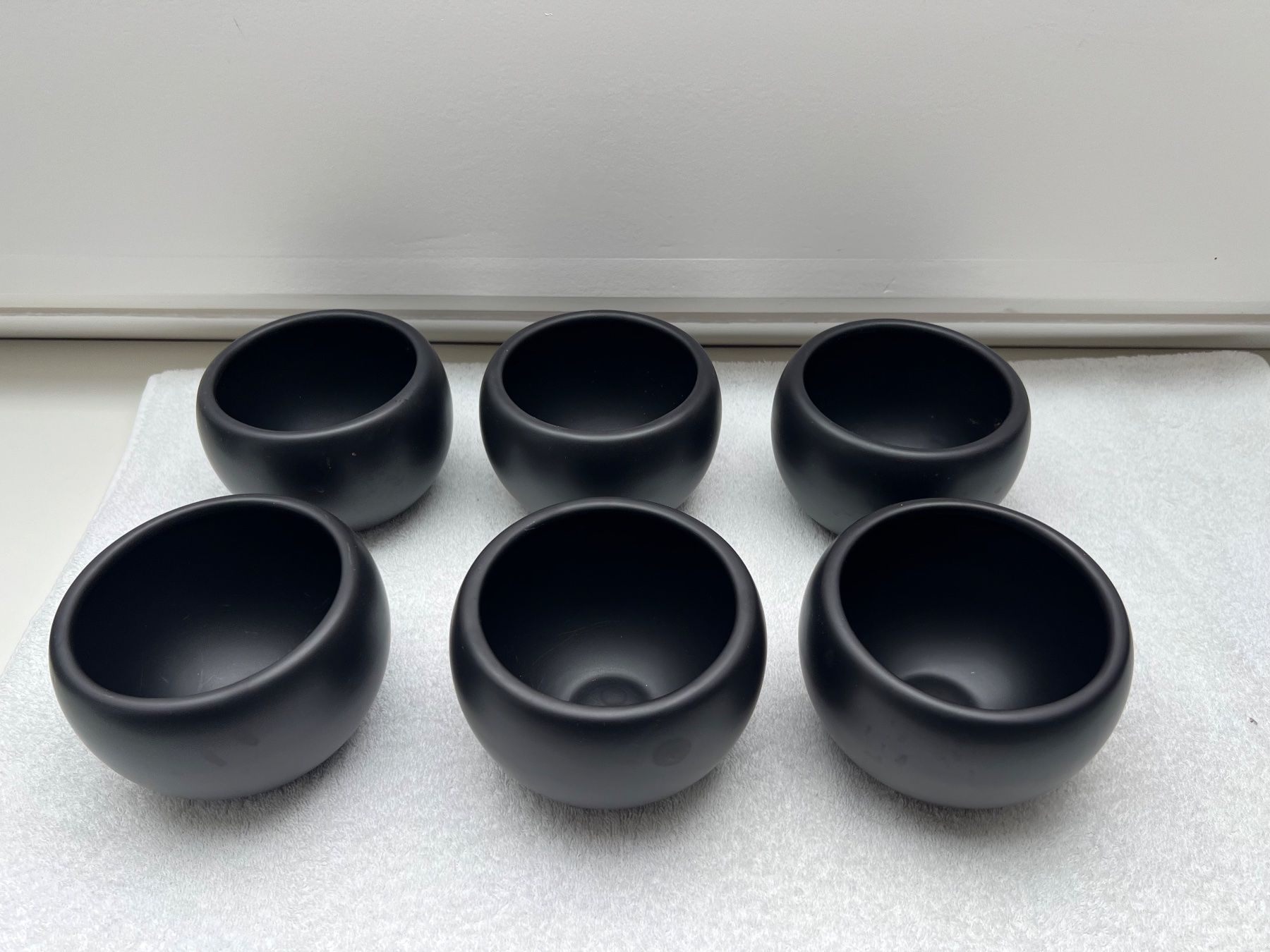 Vasi per fiori: 6 Blumentöpfe in schwarz – Usato da Neukirch / Egnach venduto da Taucher68