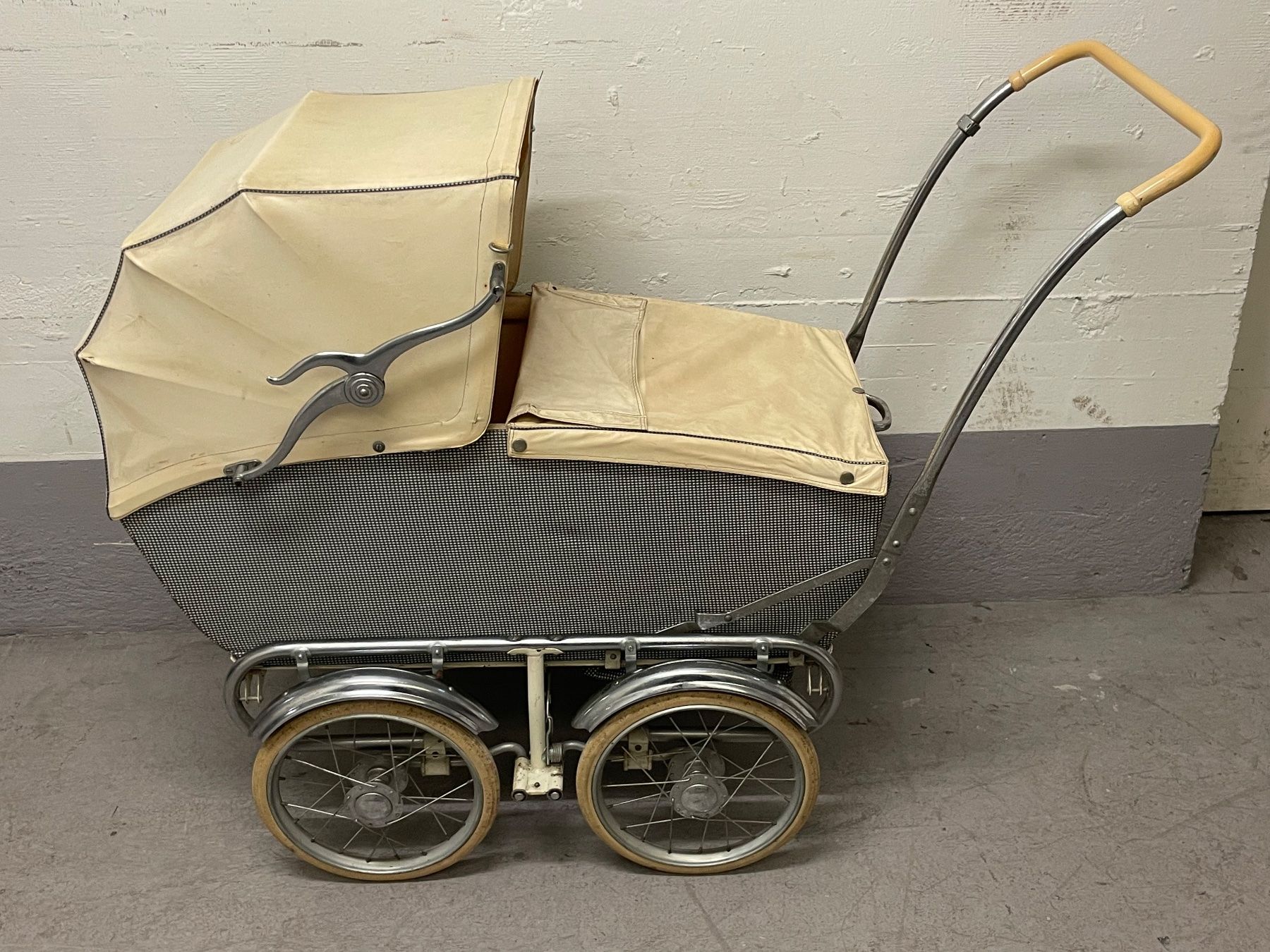 Carrozzine: Vintage Baby-/Kinderwagen – Usato da Zürich venduto da Vintage-1993 2