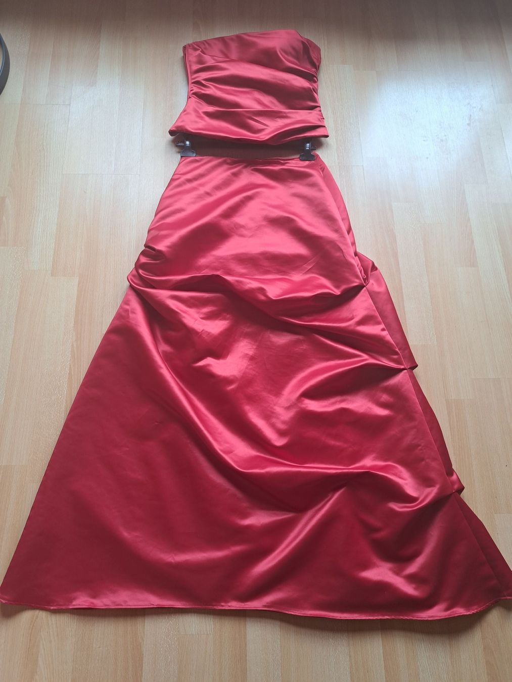 Vestiti: Elegantes Abendkleid Grösse 36 – Usato da Gommiswald venduto da Cyndi5