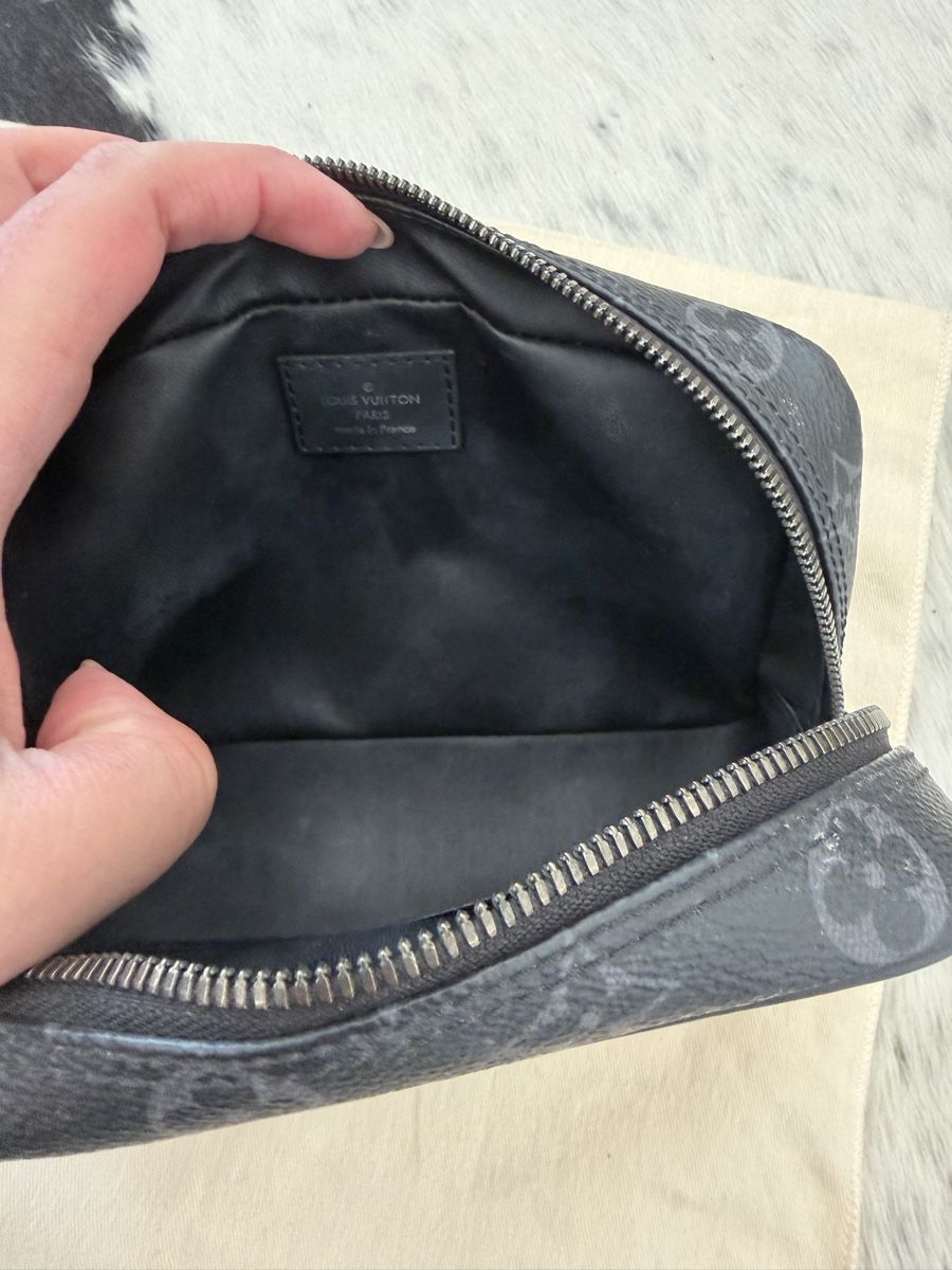 Louis Vuitton Custodie per cosmetici: Louis Vuitton Trousse Noire – Nuovo (secondo la descrizione) da Bulle venduto da Re-a-loved 1