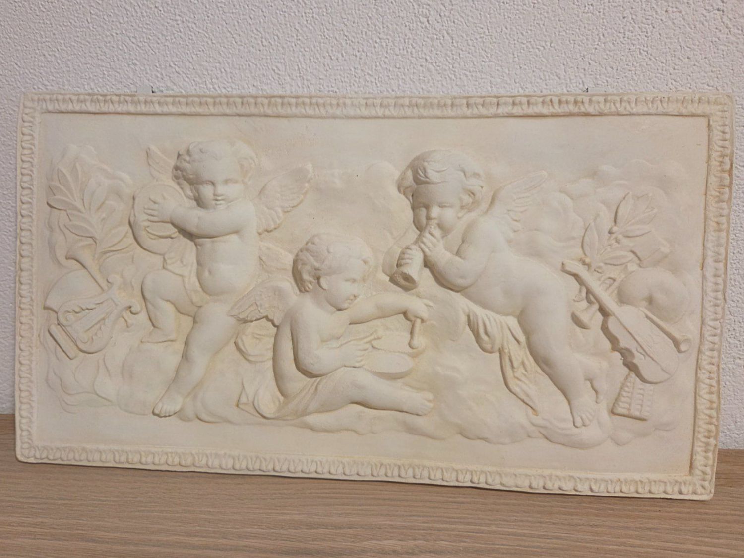 Foto & Immagini: Wunderschönes Gips-Stuck Relief mit Putten / Engeln – Usato da Abtwil AG venduto da MaVo.0710