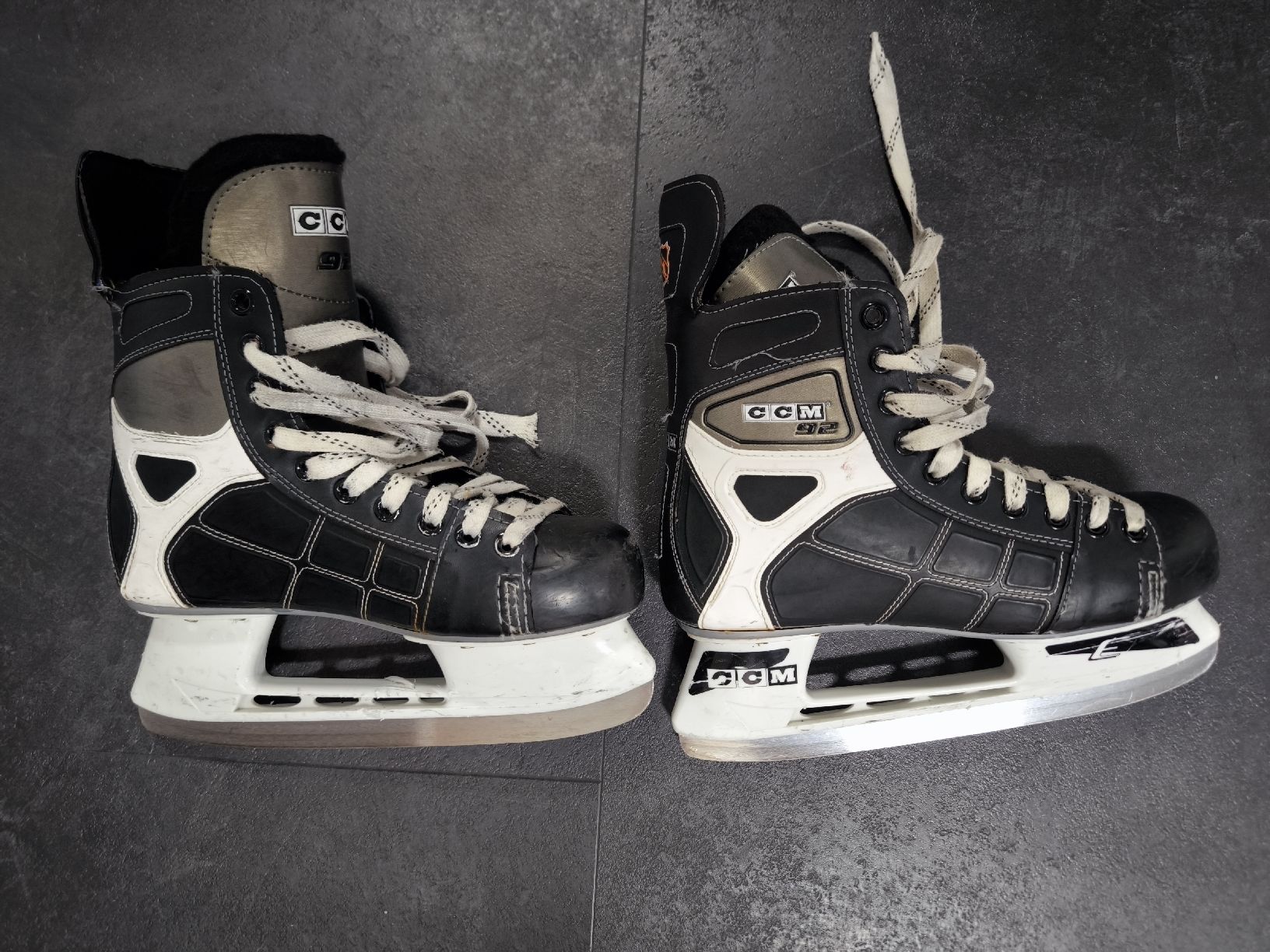 Ccm Pattini da ghiaccio: Schlittschuhe CCM 92 Grösse 41 – Usato da Othmarsingen venduto da Othm13