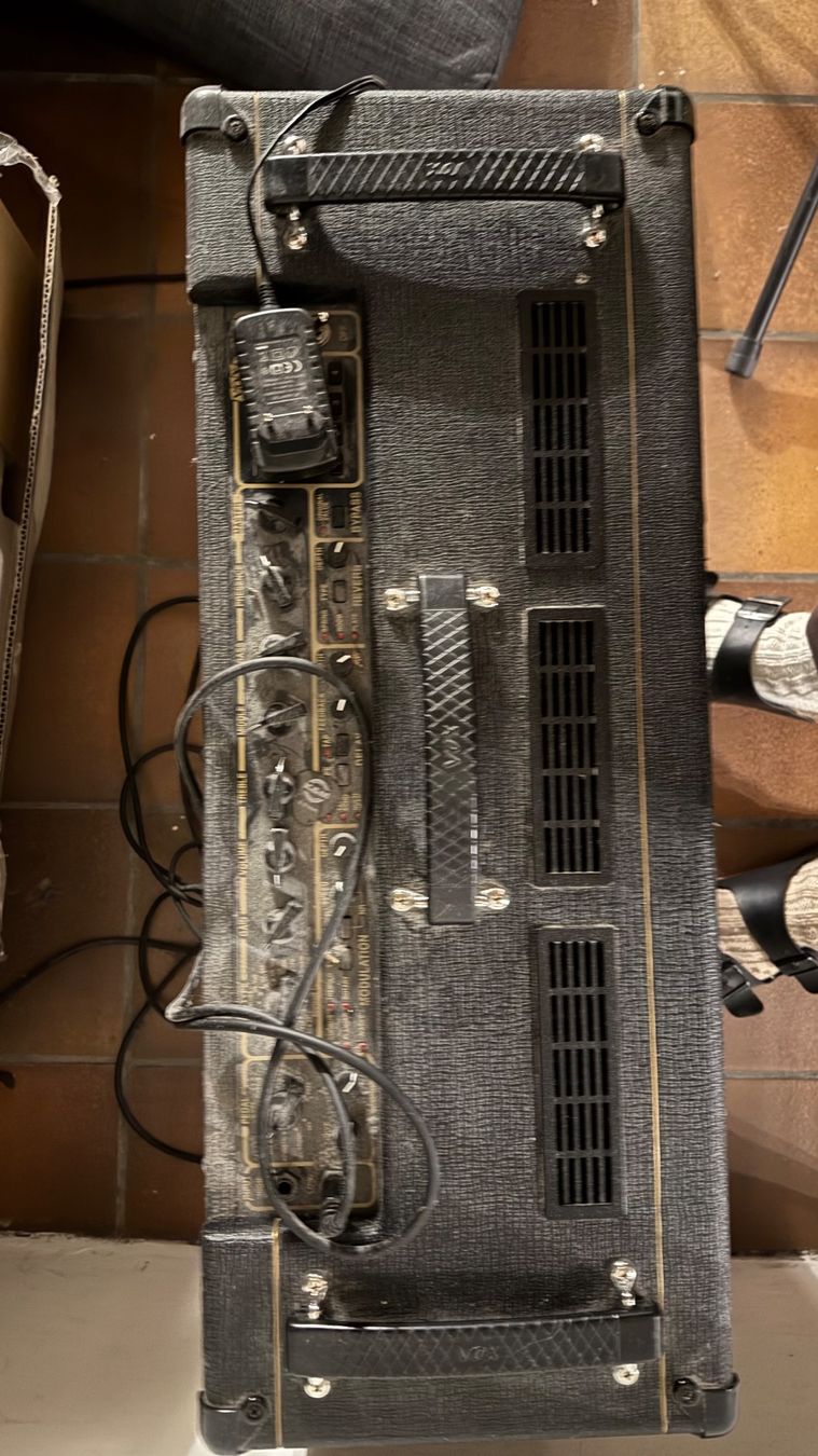 Vox Amplificatori: Vox AD120VTX combo amp – Usato da Oltingen venduto da loraan 2