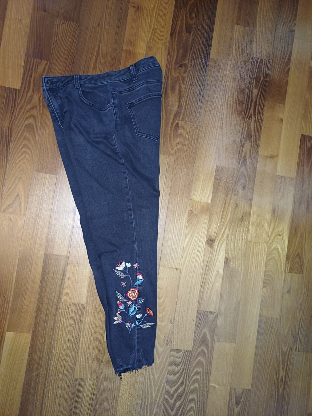 Jeans: Jeans mit Blumen – D'occasion à Winterthur par Smily-_- 4