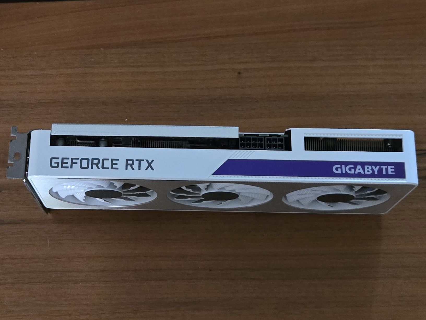 Gigabyte Cartes graphiques: Gigabyte RTX 3060 Ti VISION OC – D'occasion à St. Gallen par SiiirJohn 2