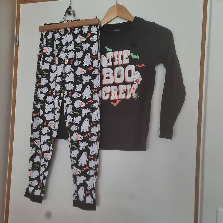 Pyjamas: NEU Halloween Pyjama Gr. 134/140  – D'occasion à Bern par DiLara2000 4